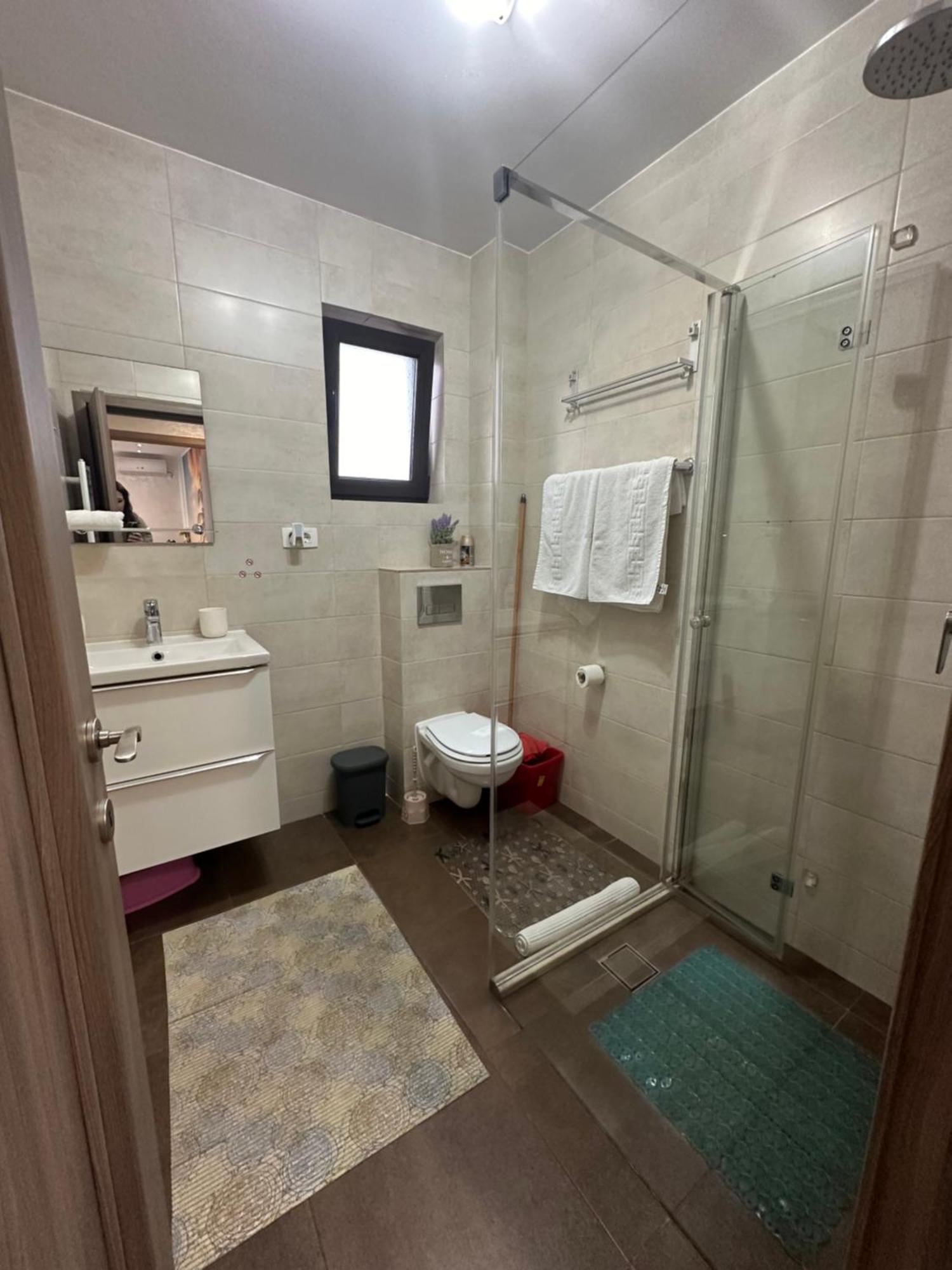 Апартаменты Apartament Manu Нэводари Экстерьер фото